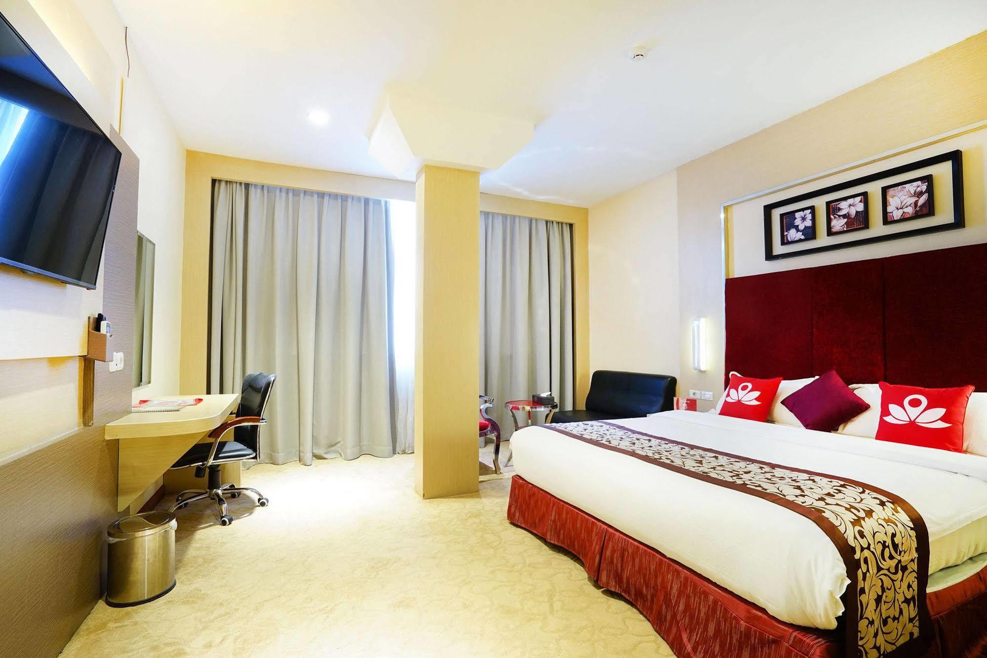 Zen Rooms Near Bcs Mall Penuin Batam Экстерьер фото